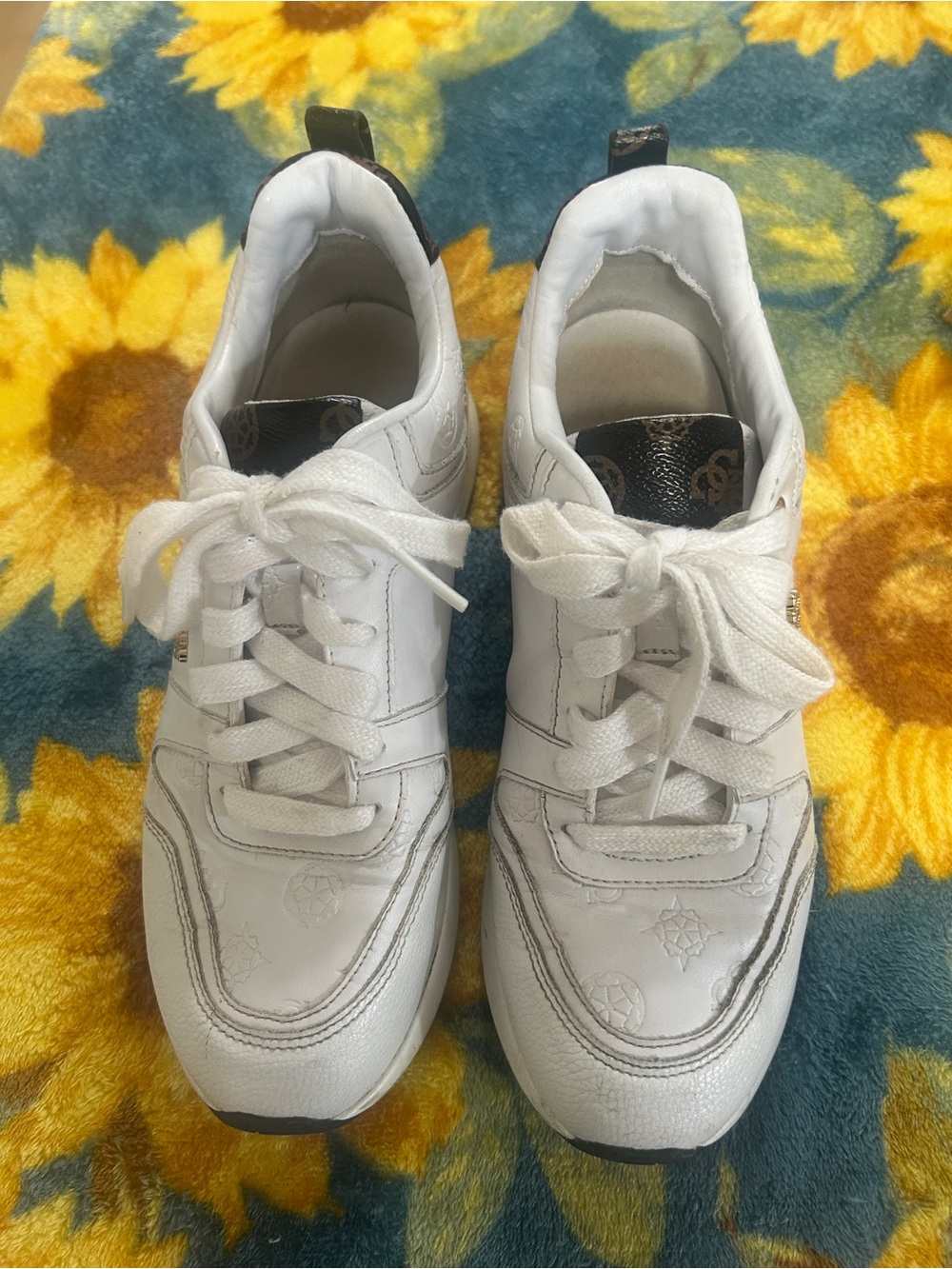 Women's White Leather Lace-Up Guess Sneakers
